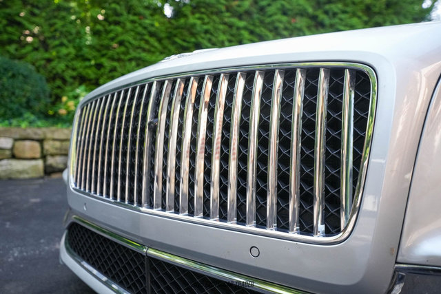 Used 2022 Bentley Flying Spur V8 image 55