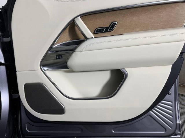 New 2026 Land Rover Range Rover SV AWD/4WD image 33