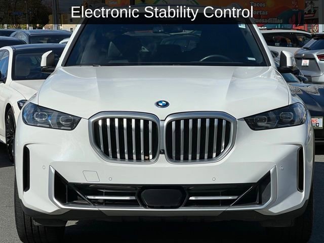Used 2024 BMW X5 xDrive50e image 5