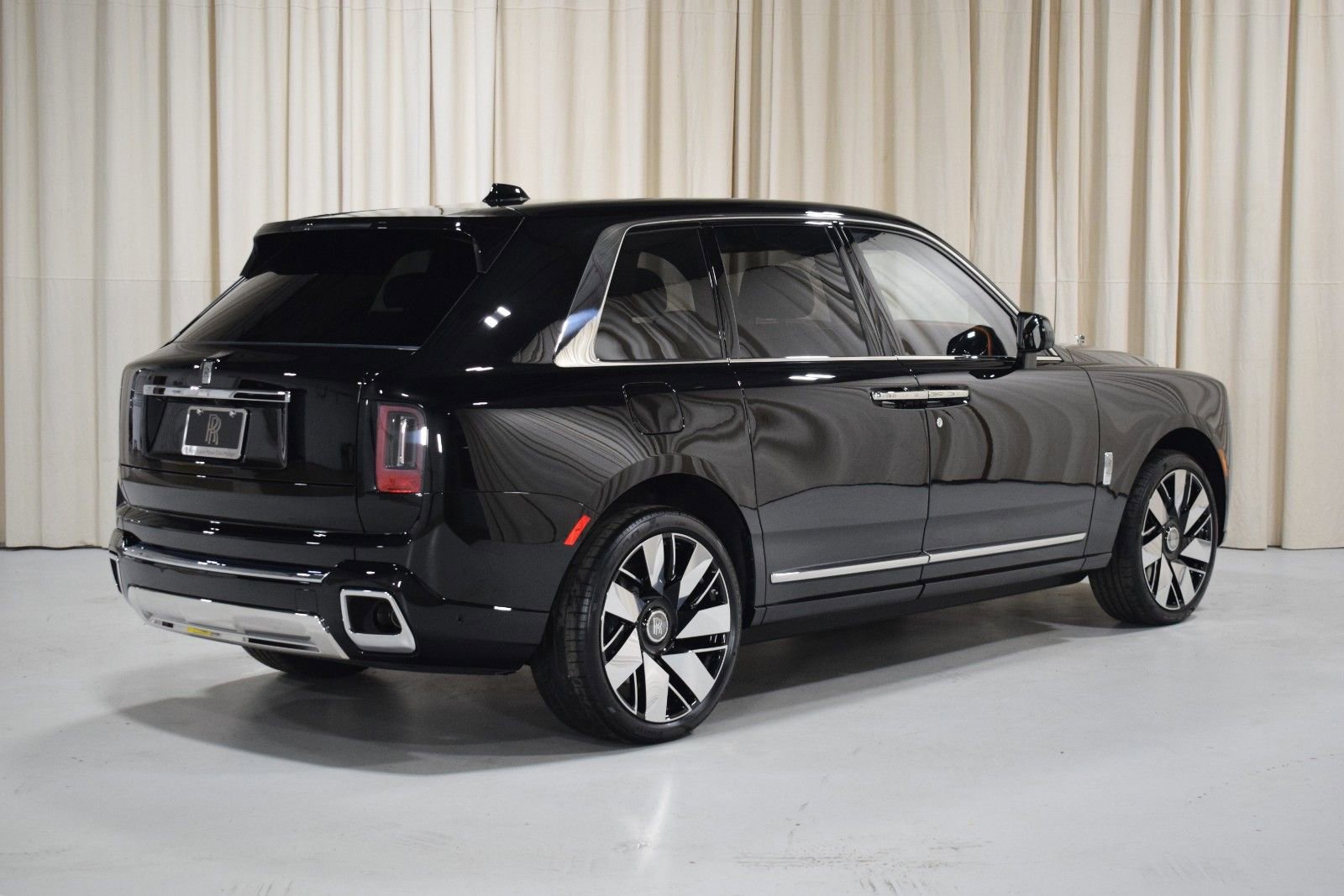 New 2026 Rolls-Royce Cullinan video 2