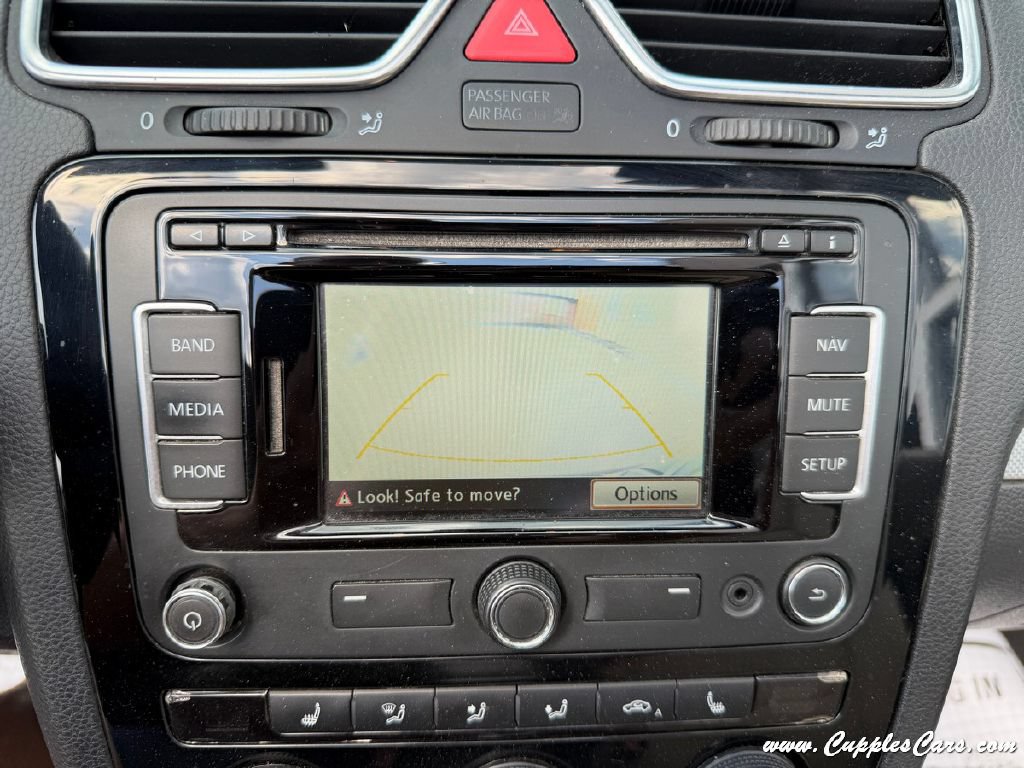 Used 2015 Volkswagen Eos Final Edition FWD image 30