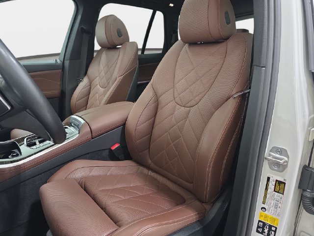 Certified 2024 BMW X5 xDrive40i w/ Parking Assistance Package AWD/4WD image 12