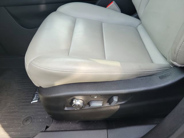 Used 2023 Cadillac XT4 Premium Luxury w/ Driver Assist Package AWD/4WD image 20