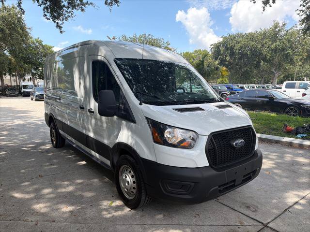 Used 2023 Ford Transit 250 Medium Roof AWD w/ Load Area Protection Package image 4