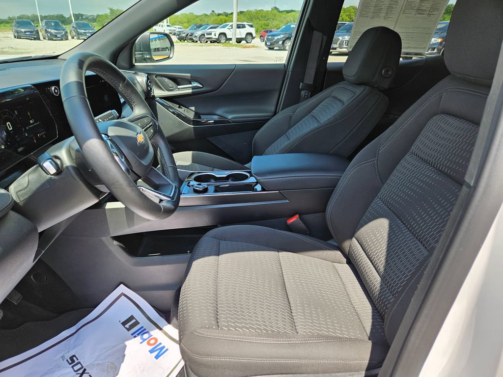 Used 2026 Chevrolet Equinox LT FWD image 23