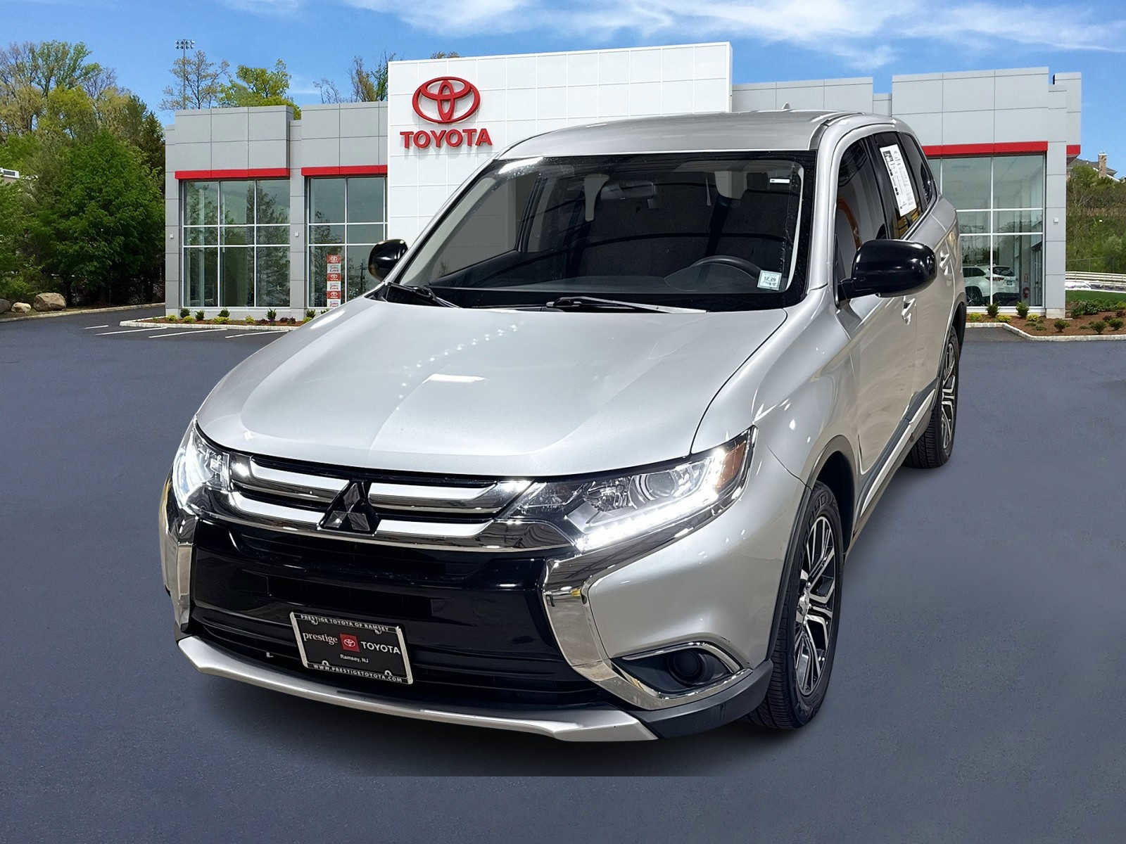 Used 2018 Mitsubishi Outlander ES