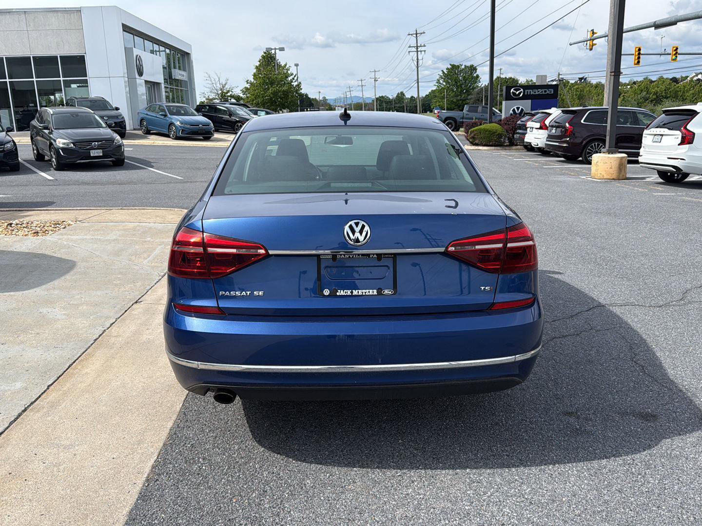 Used 2017 Volkswagen Passat 1.8T SE FWD image 4
