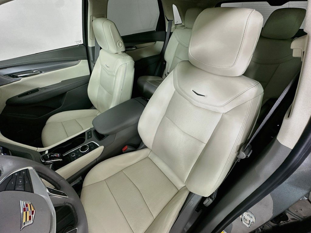 Certified 2025 Cadillac XT5 Premium Luxury w/ Technology Package AWD/4WD image 27
