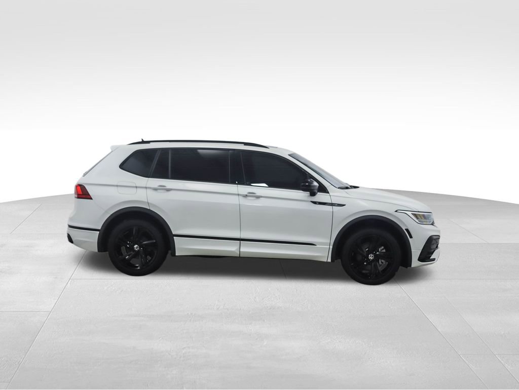 Used 2024 Volkswagen Tiguan SE R-Line image 6