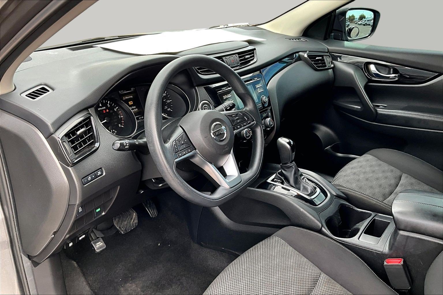 Used 2017 Nissan Rogue Sport SV FWD image 12