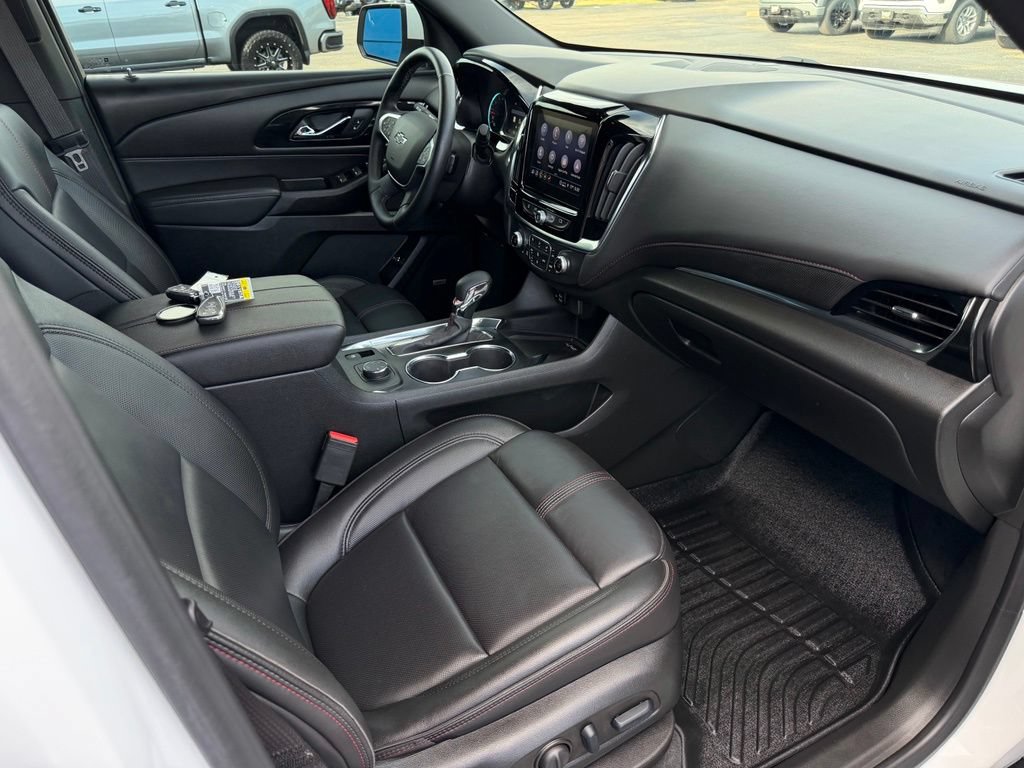 Used 2023 Chevrolet Traverse RS AWD/4WD image 17