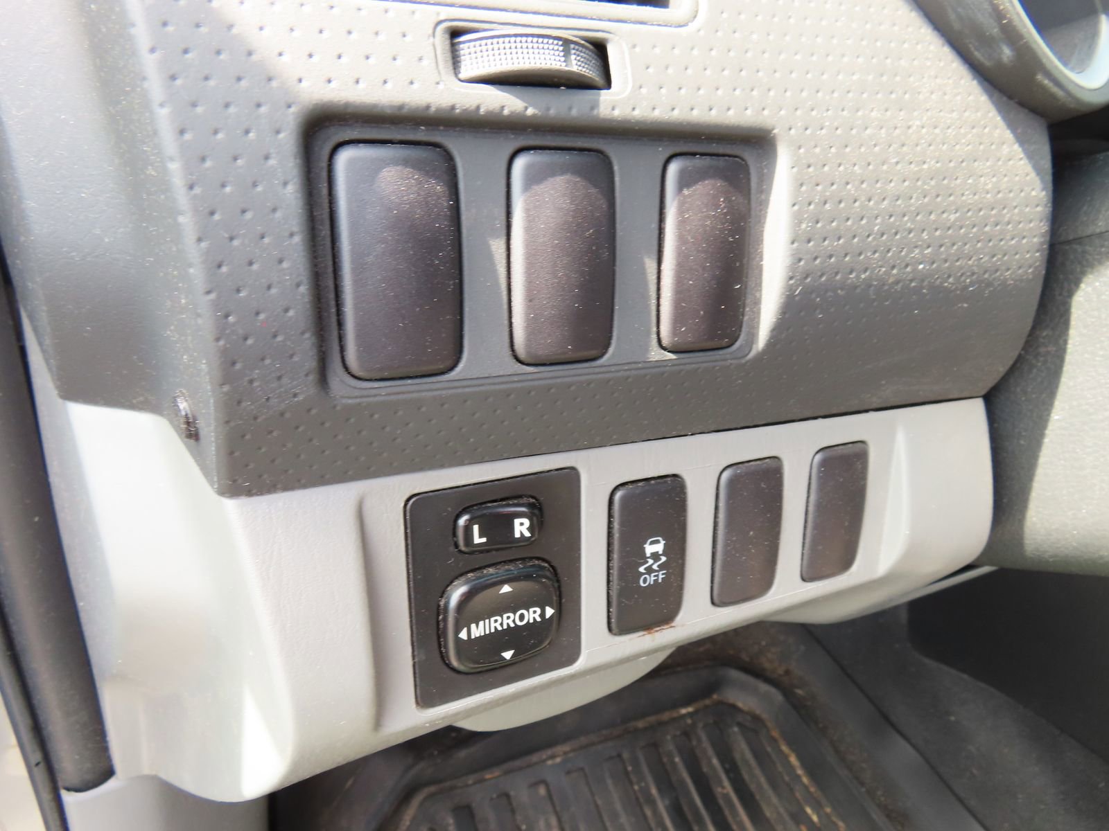 Used 2015 Toyota Tacoma PreRunner w/ Convenience Package image 13