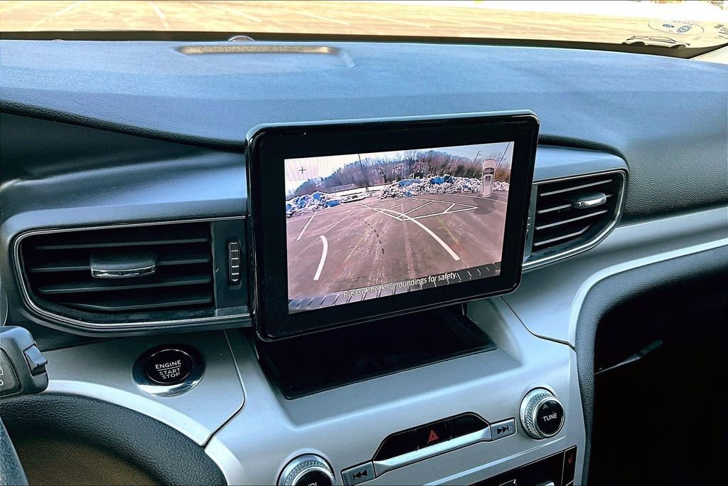 Used 2022 Ford Explorer XLT w/ Equipment Group 202A image 14