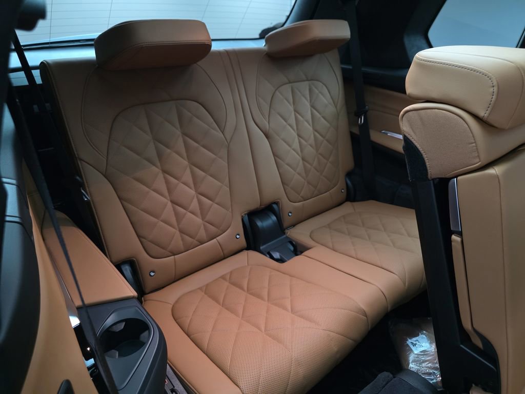 New 2026 BMW X7 xDrive40i w/ M Sport Package image 12