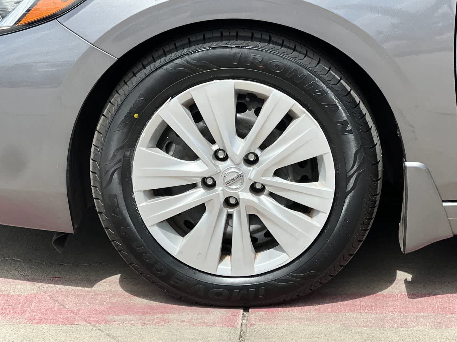 Used 2022 Nissan Sentra S FWD image 26