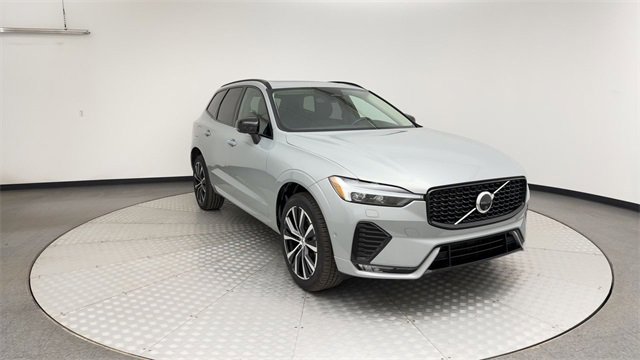 Certified 2025 Volvo XC60 B5 Plus image 8