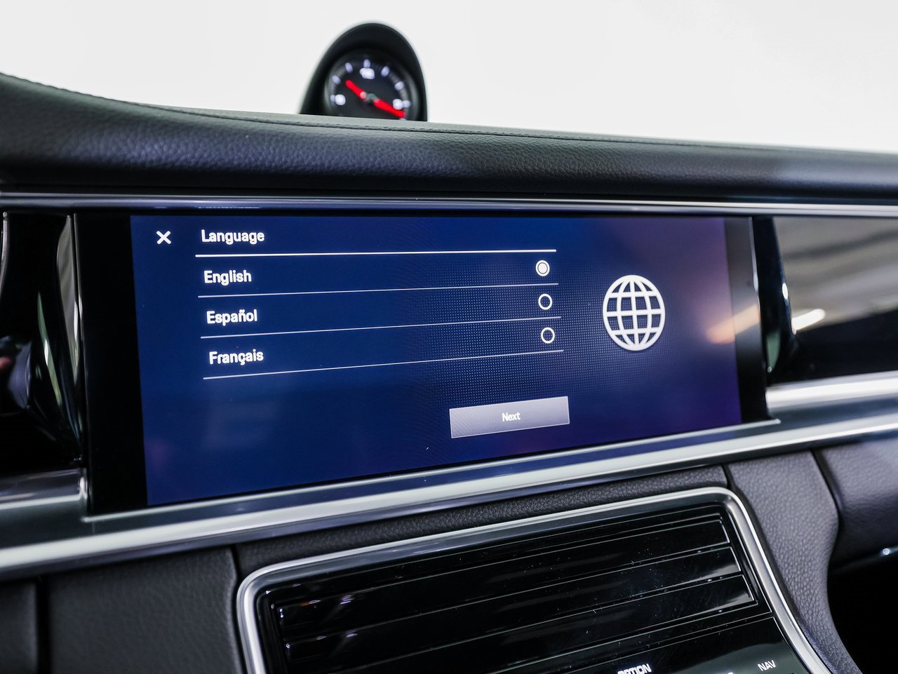 Certified 2023 Porsche Panamera Platinum Edition image 18