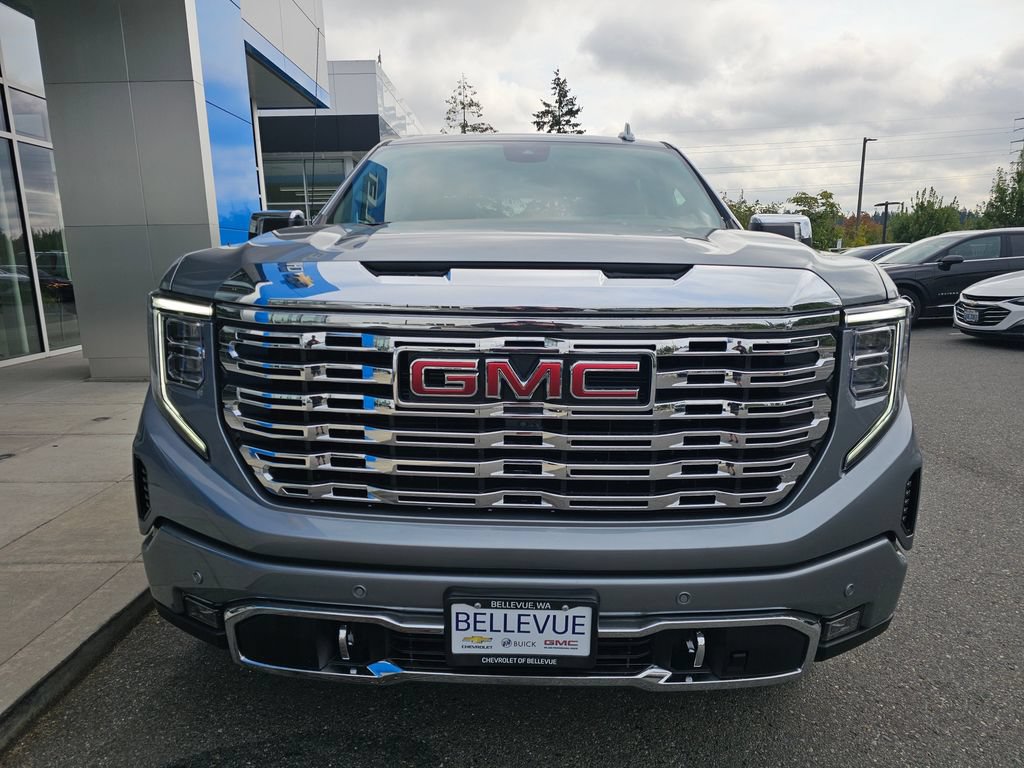 Used 2023 GMC Sierra 1500 Denali w/ Technology Package AWD/4WD image 3
