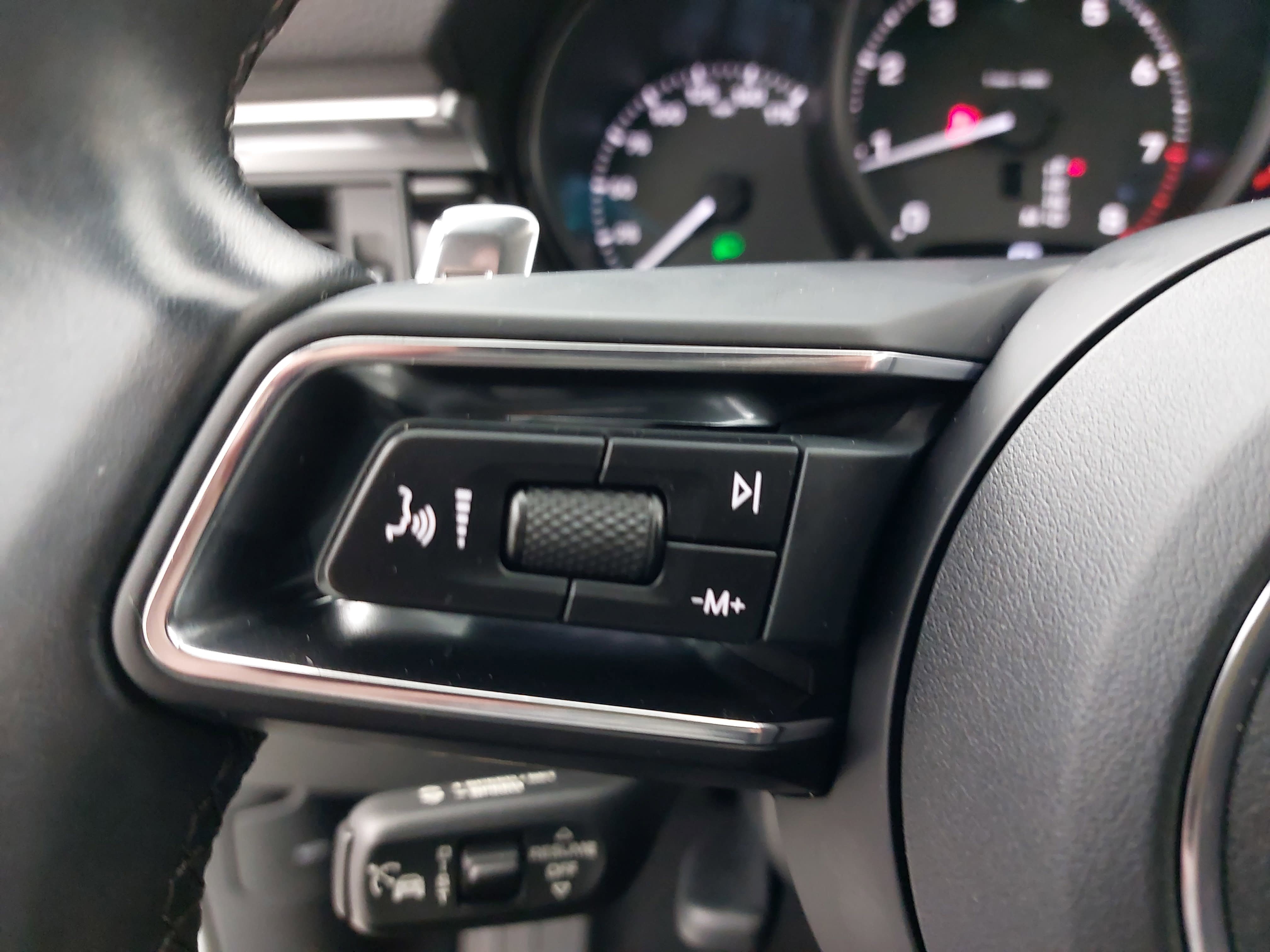 Certified 2023 Porsche Macan Turbo image 19