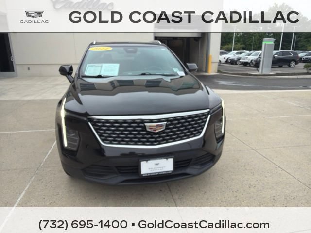 Used 2024 Cadillac XT4 Luxury w/ Cold Weather Package AWD/4WD image 5