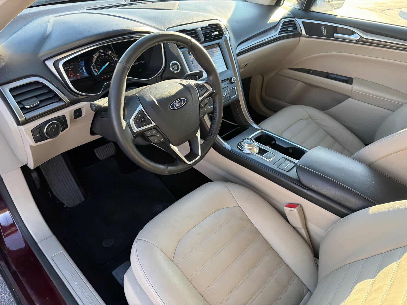 Used 2017 Ford Fusion Energi SE image 16