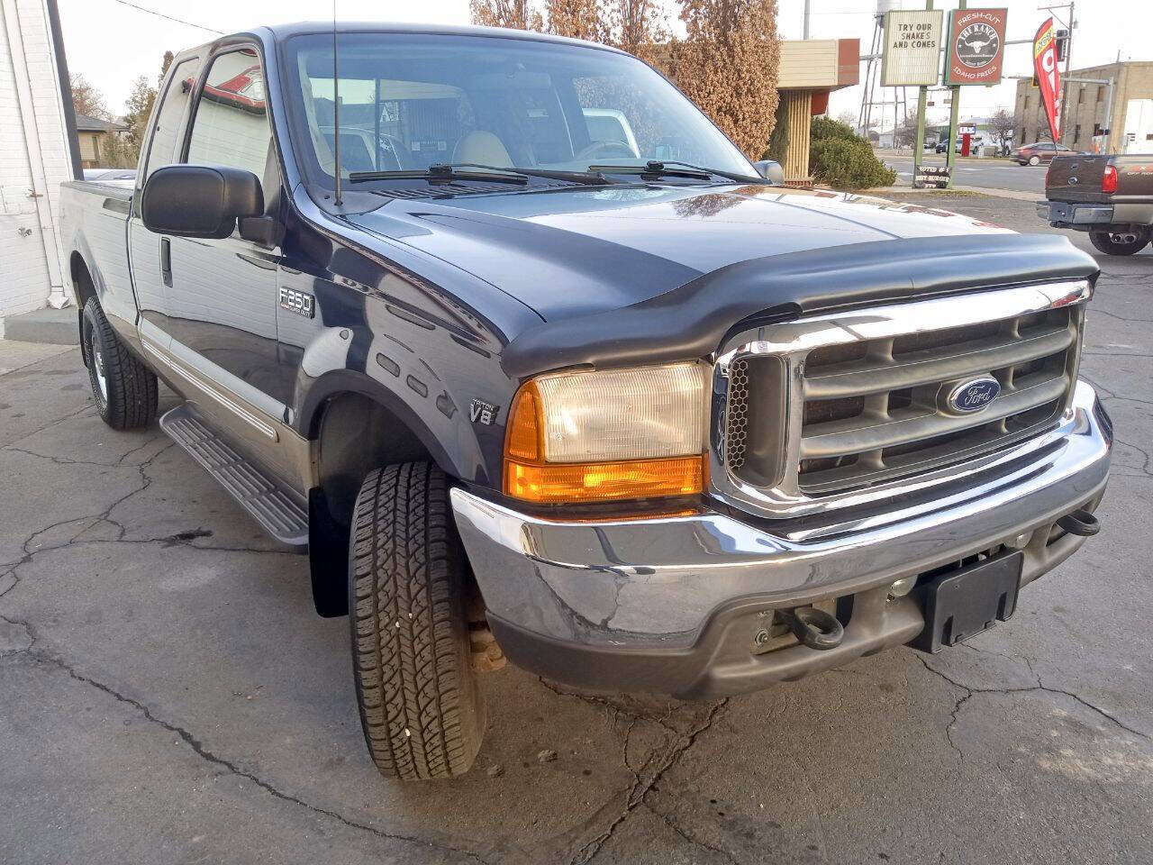 Used 2000 Ford F250 Lariat image 10