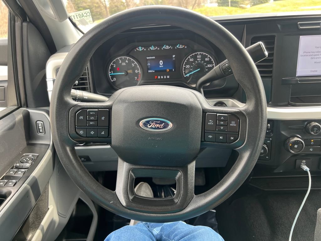 Used 2024 Ford F250 XLT image 3