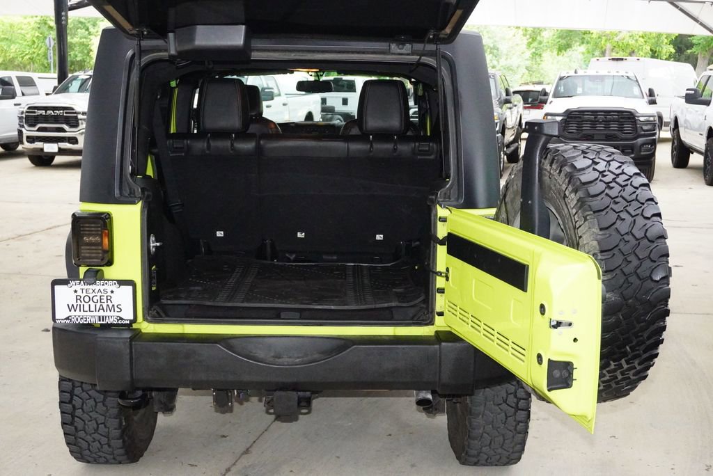 Used 2016 Jeep Wrangler Unlimited Rubicon AWD/4WD image 24