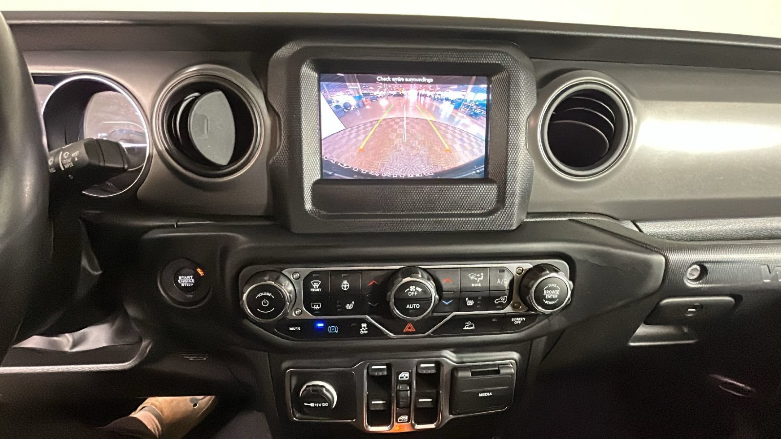 Used 2023 Jeep Wrangler Unlimited w/ Cold Weather Group AWD/4WD image 28