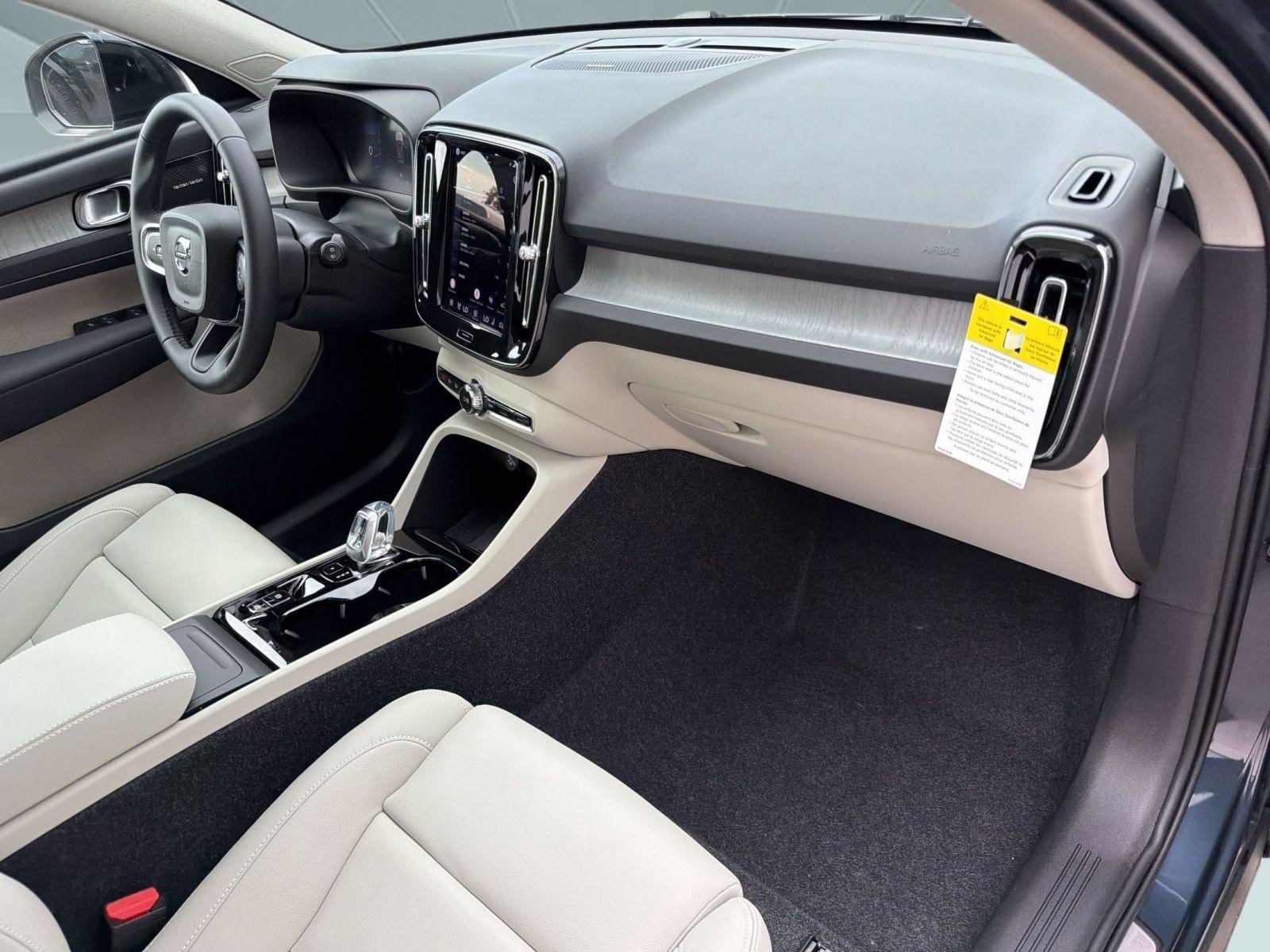 New 2026 Volvo XC40 B5 Ultra w/ Climate Package AWD/4WD image 31