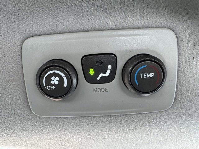 Used 2014 Toyota Sienna L image 23