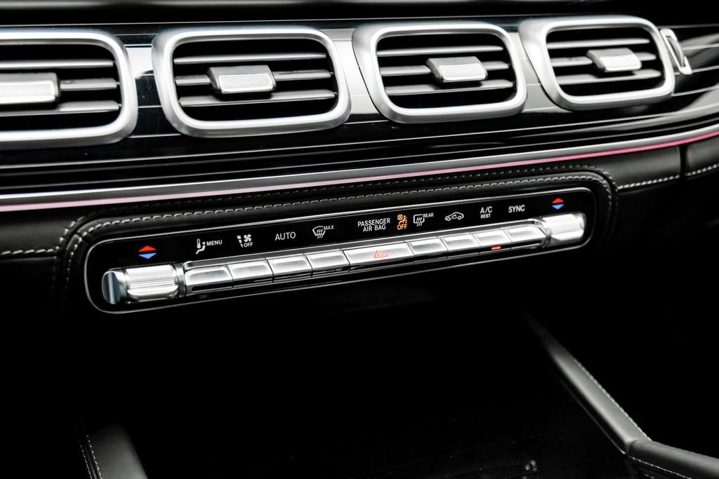 Used 2022 Mercedes-Benz Maybach GLS 600 4MATIC image 38