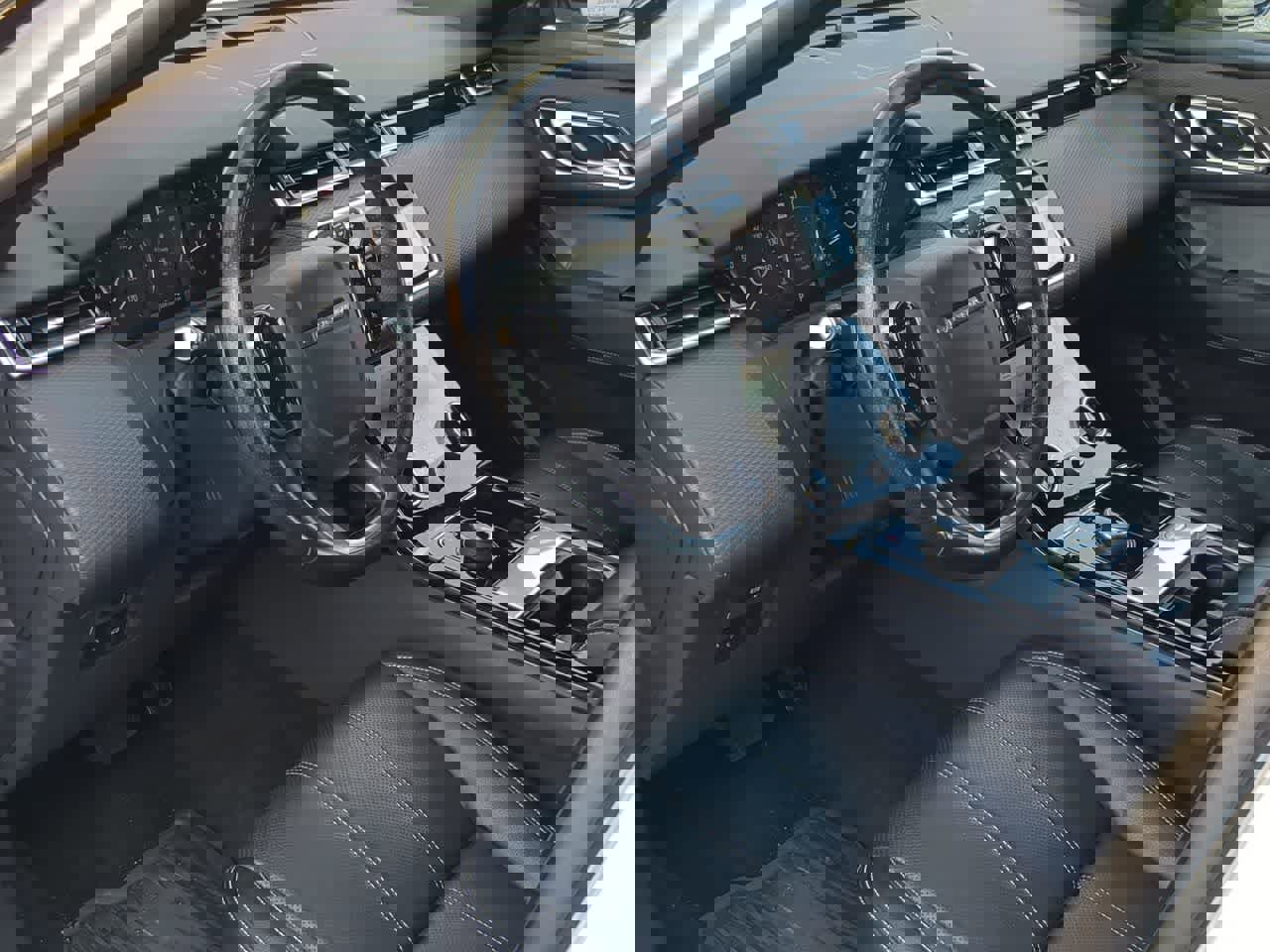 Used 2019 Land Rover Range Rover Velar S image 10