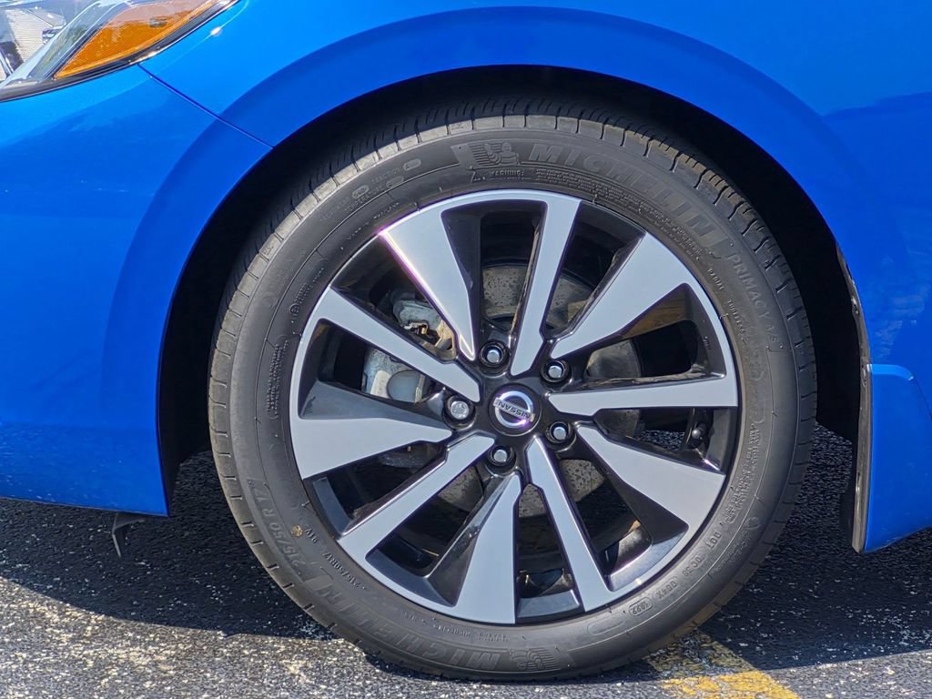 Used 2023 Nissan Sentra SV w/ SV Premium Package FWD image 8