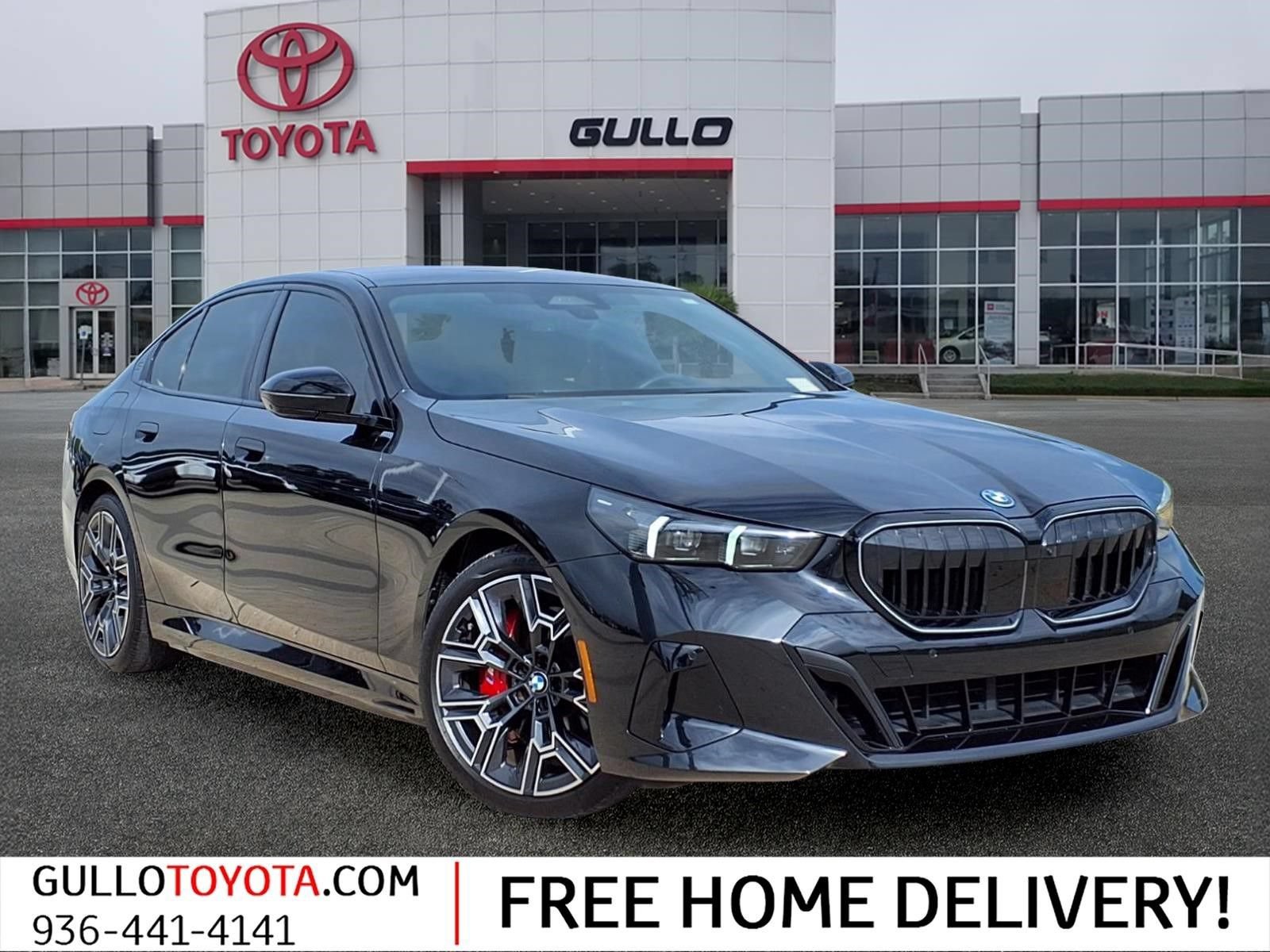 Used 2026 BMW 550e xDrive w/ Executive Package AWD/4WD image 1