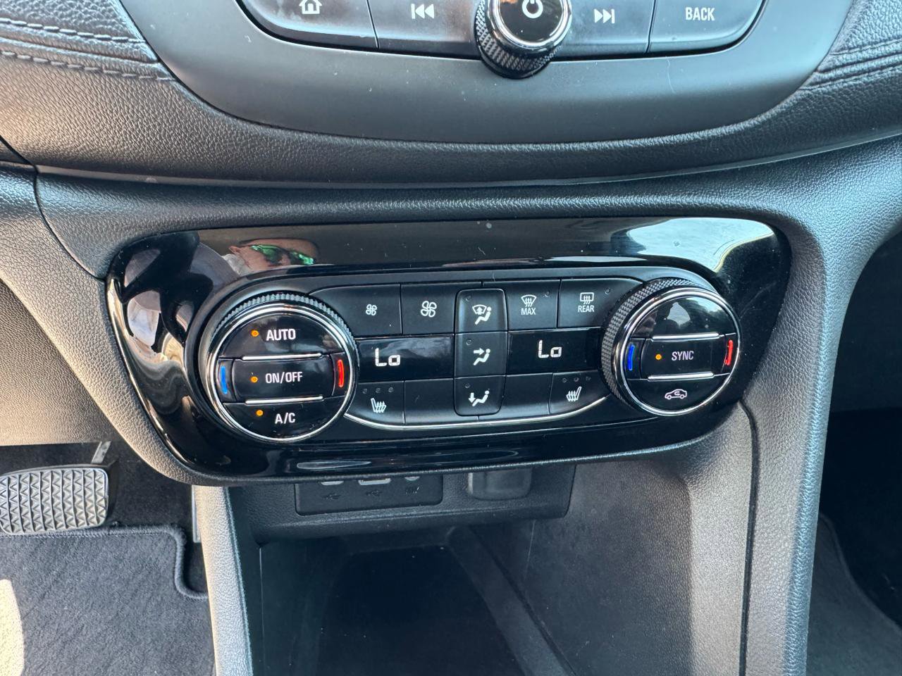 Used 2023 Buick Encore GX Select image 23