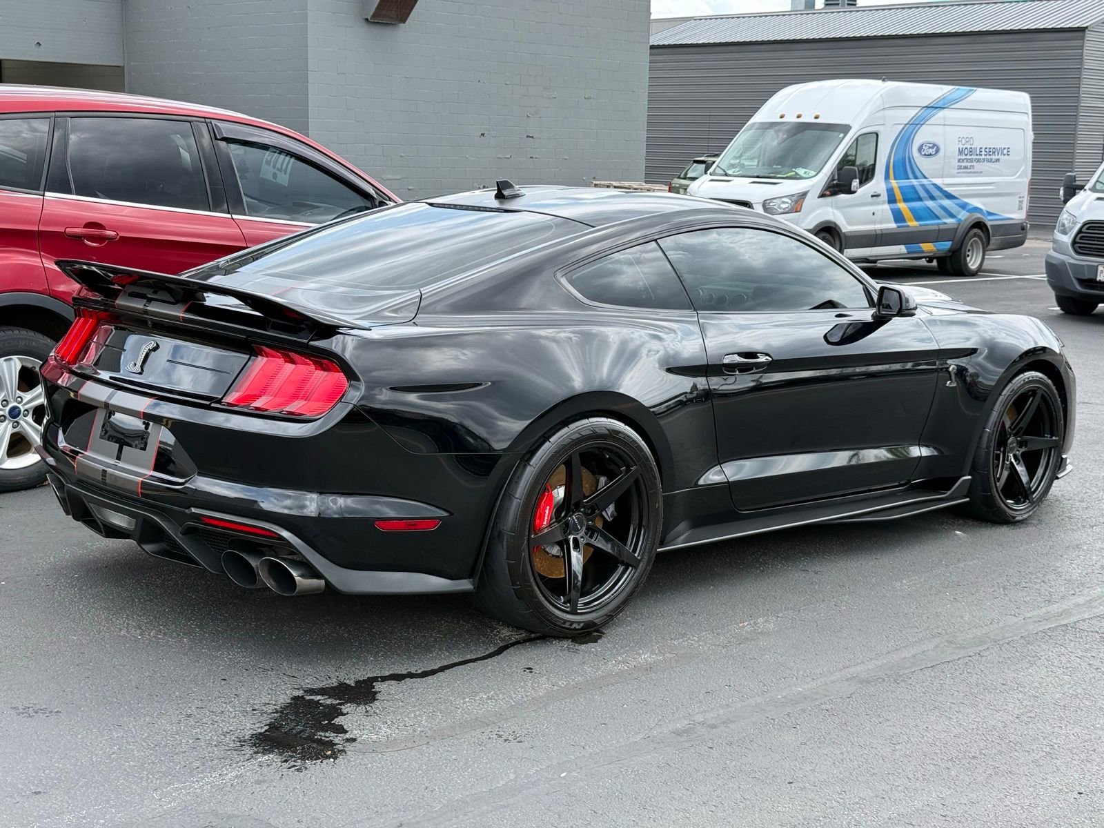 Used 2021 Ford Mustang Shelby GT500 w/ Technology Package RWD image 3
