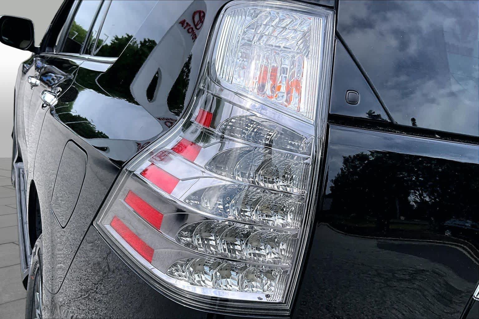 Used 2021 Lexus GX 460 Premium w/ Premium Package AWD/4WD image 29