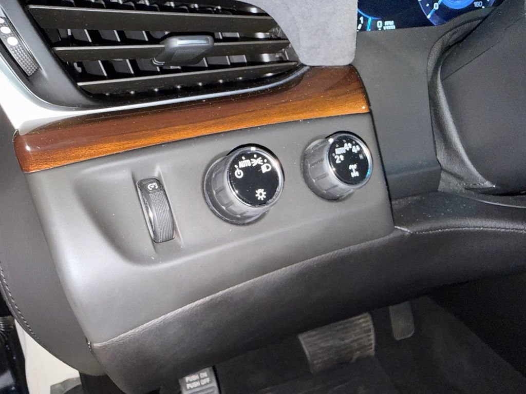 Used 2020 Cadillac Escalade Luxury AWD/4WD image 35