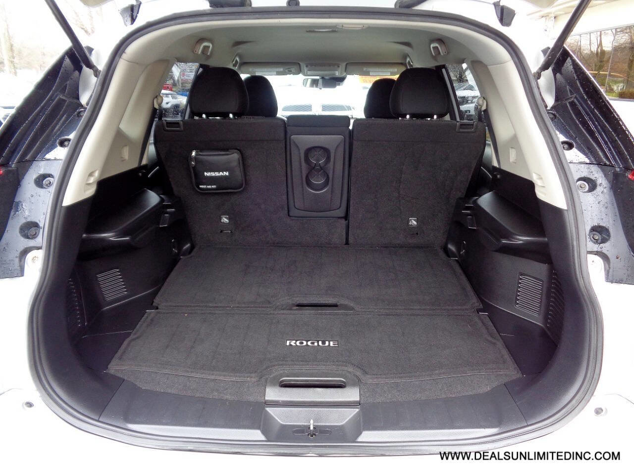 Used 2020 Nissan Rogue S w/ Special Edition Package image 18