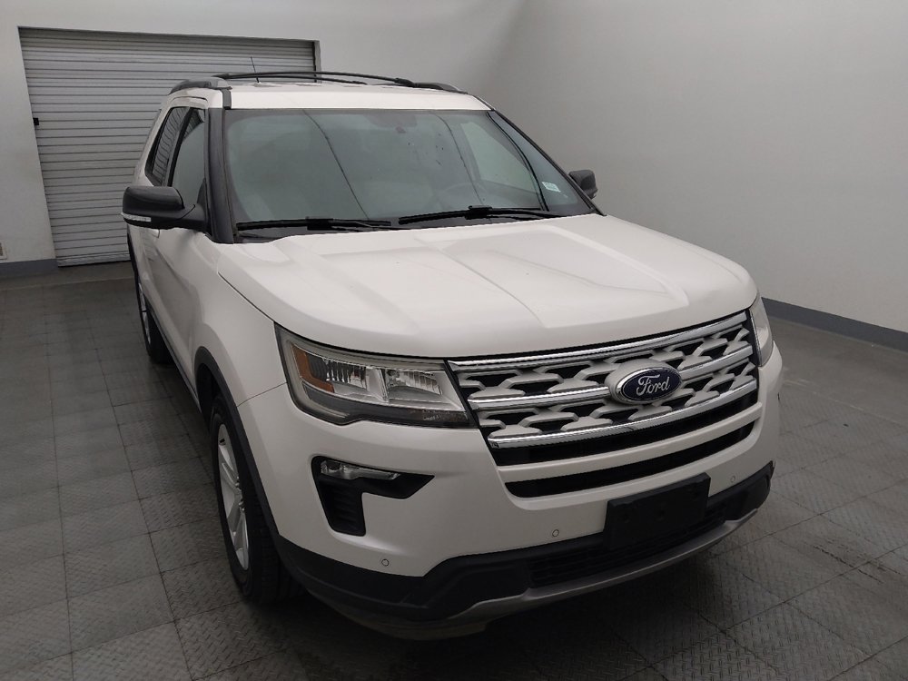 Used 2019 Ford Explorer XLT w/ Equipment Group 202A AWD/4WD image 14