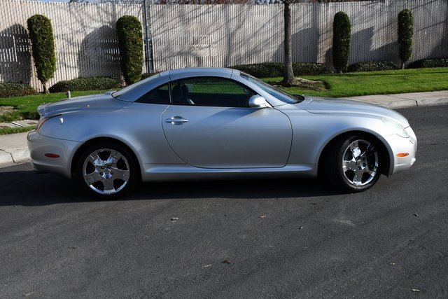 Used 2004 Lexus SC 430 Convertible image 3