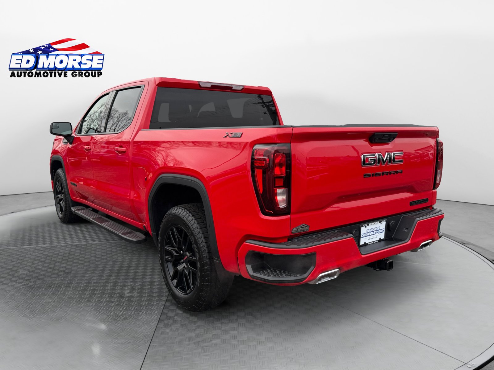 New 2026 GMC Sierra 1500 Elevation w/ LPO, Elevation Black Package AWD/4WD image 3