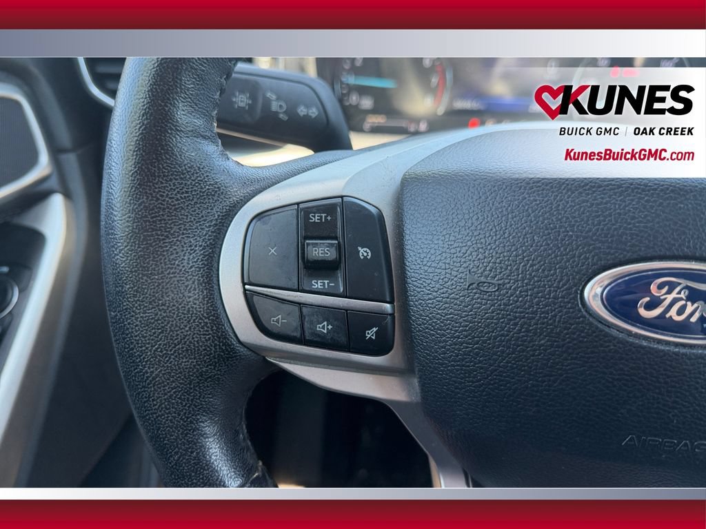 Used 2023 Ford Explorer XLT w/ Equipment Group 202A AWD/4WD image 29