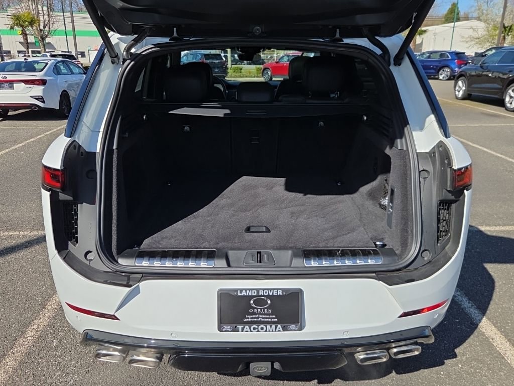 Used 2025 Land Rover Range Rover Sport Dynamic SE image 16