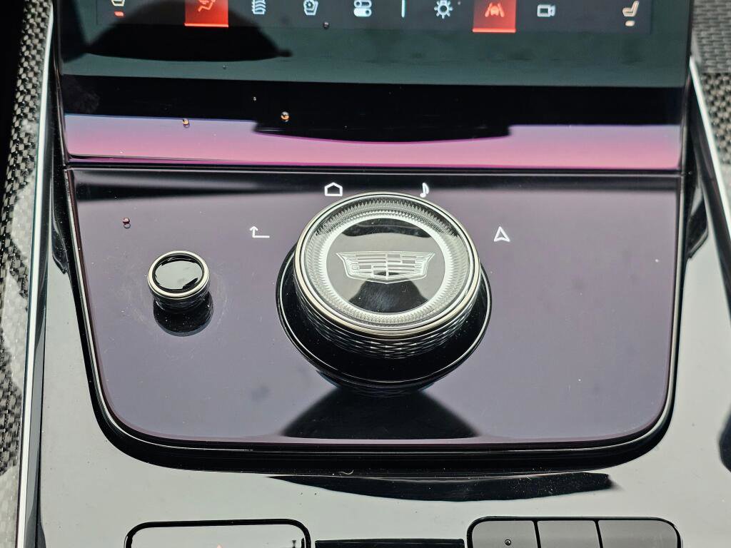 Used 2025 Cadillac Escalade V image 37