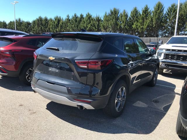 Certified 2025 Chevrolet Blazer LT FWD image 2