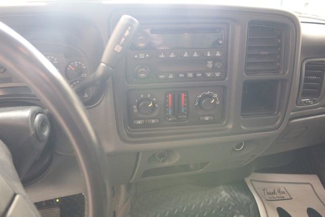 Used 2004 Chevrolet Silverado 2500 LS w/ Heavy-Duty Power Package image 19