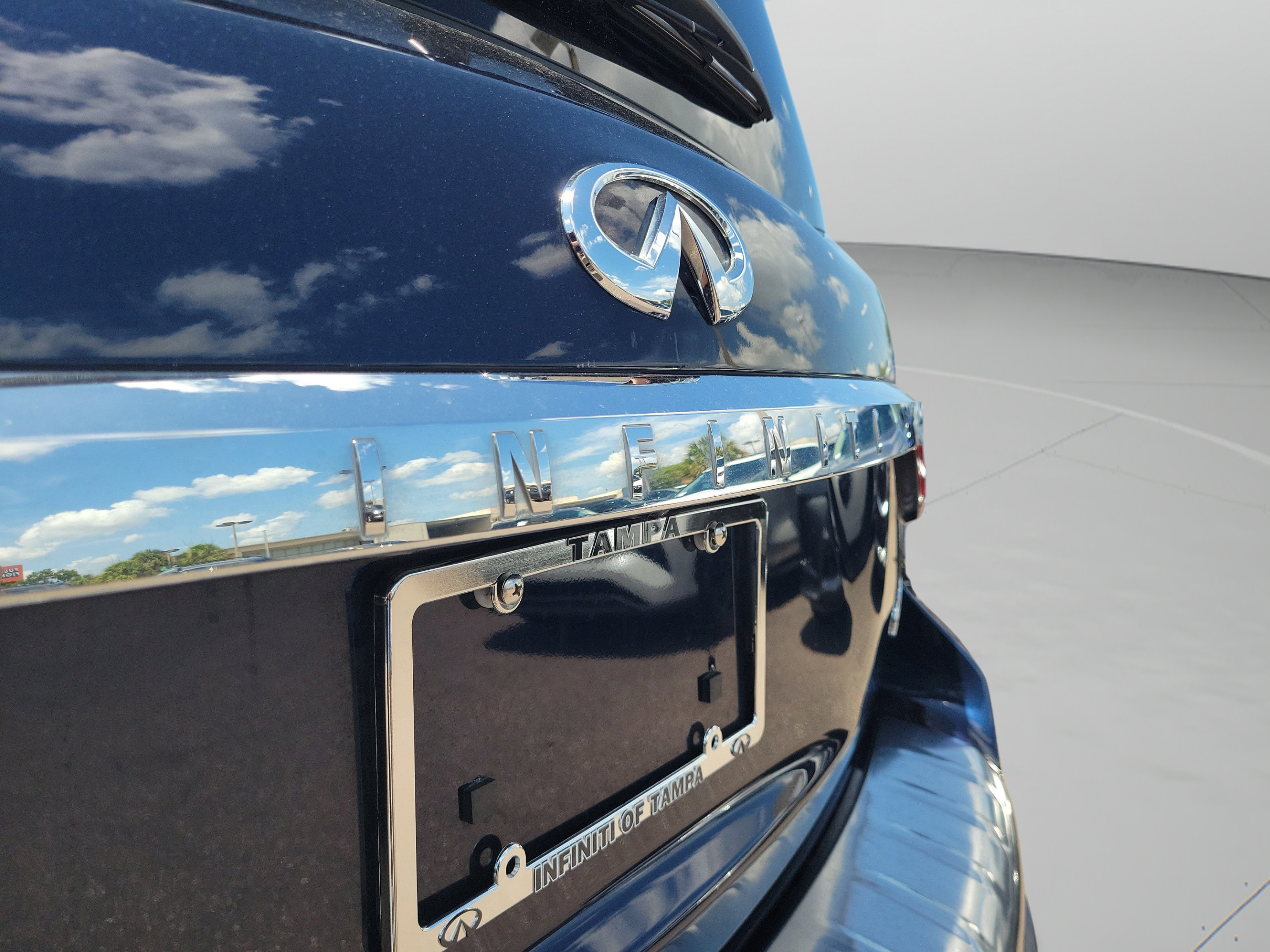 Used 2019 INFINITI QX80 Luxe RWD image 28