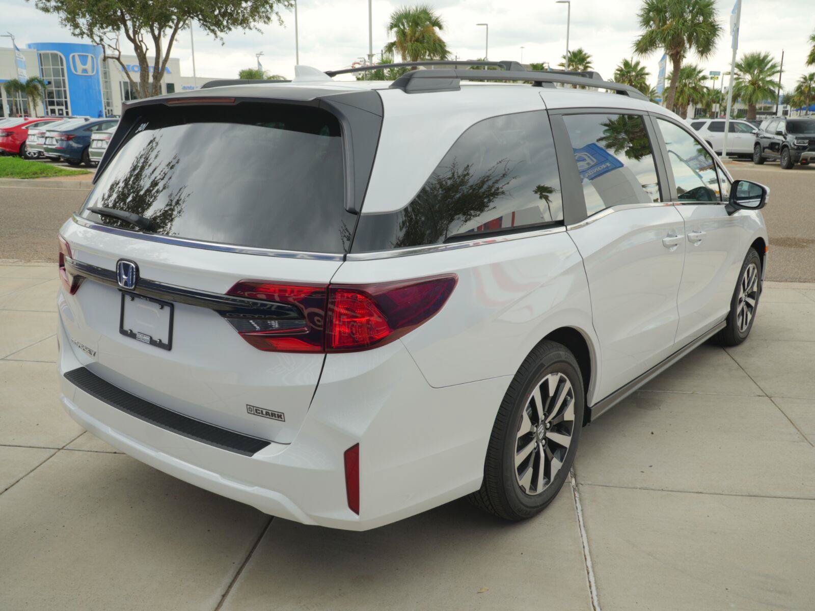 New 2027 Honda Odyssey EX-L image 5